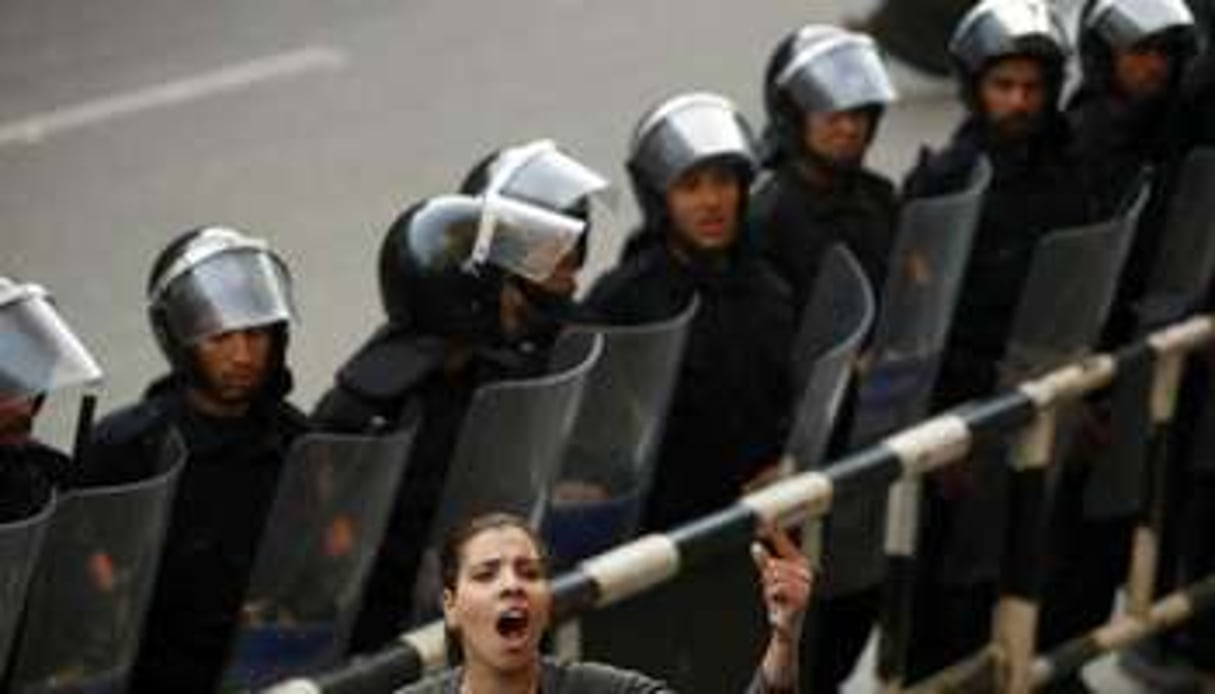 Mariam Solayman, membre d’un groupe d’activiste égyptien, manifeste au Caire. © Reuters
