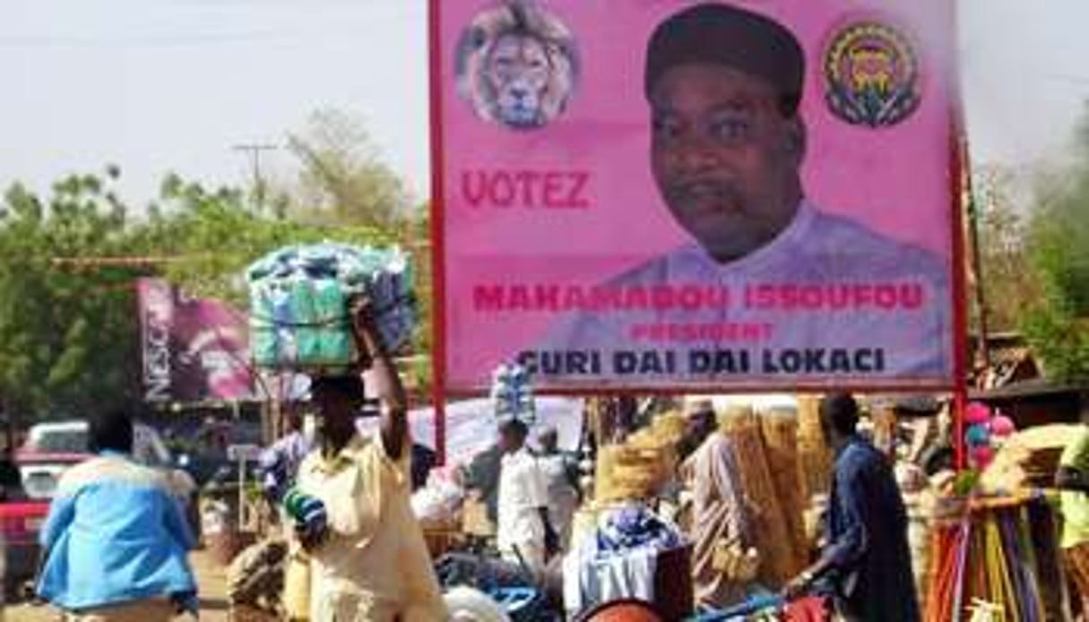 Campagne d’affichage en faveur du candidat Mahamadou Issoufou. © APA