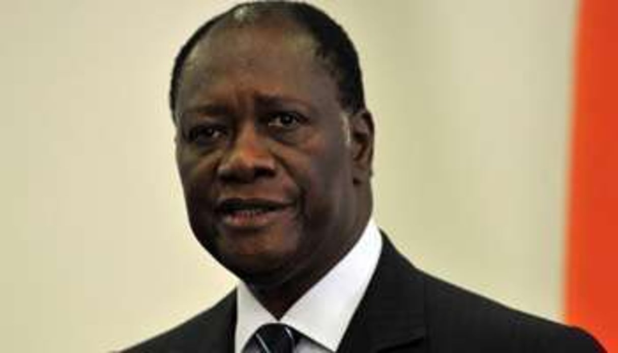 Alassane Ouattara est toujours contraint de prendre ses décisions depuis l’hôtel du Golf. © AFP