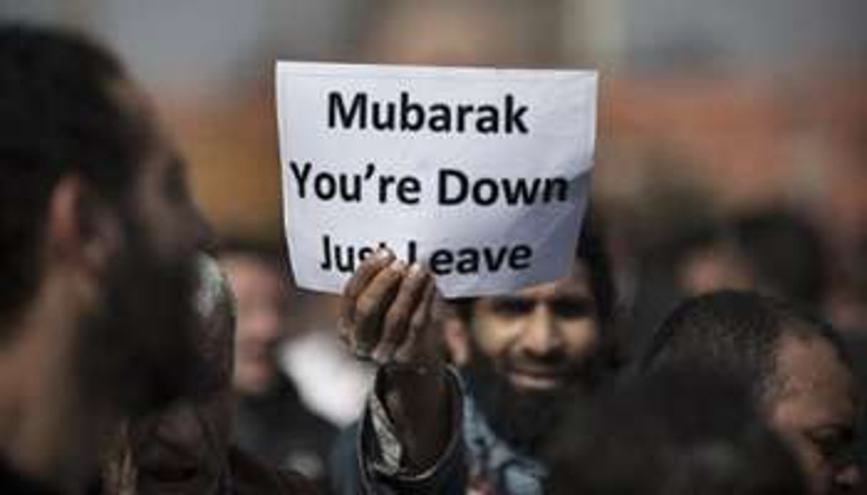 La population égyptienne réclame le départ d’Hosni Moubarak depuis plus d’une semaine. © AFP