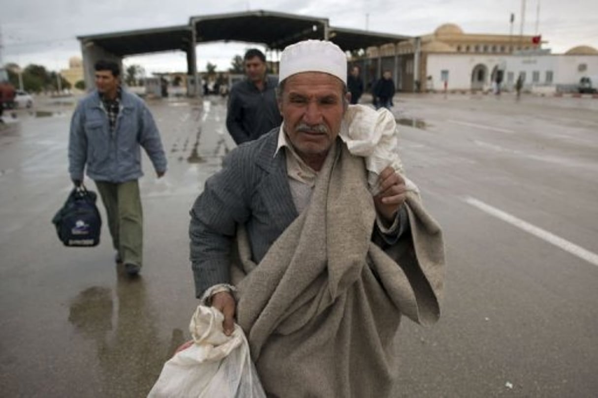 Plus de 5.700 migrants arrivés de Libye en Tunisie en 48H, crainte d’exode massif © AFP