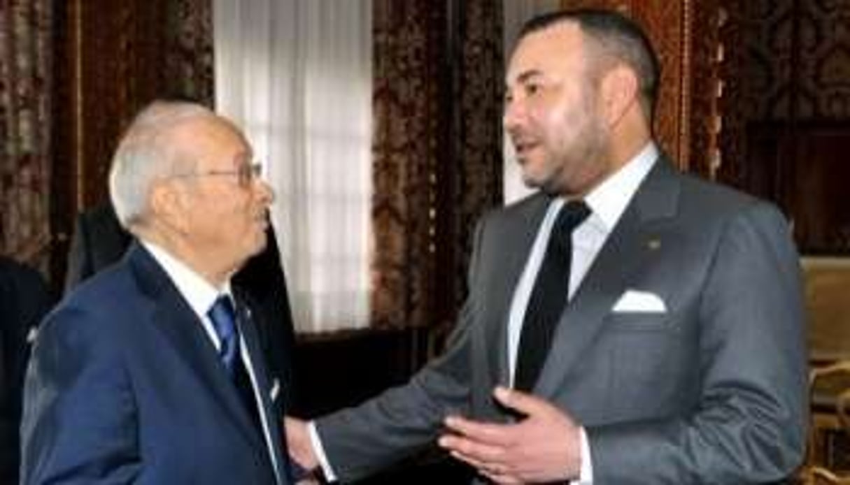 Béji Caïd Essebsi avec le roi du Maroc Mohammed VI à Rabat le 16 mars 2011. © AFP