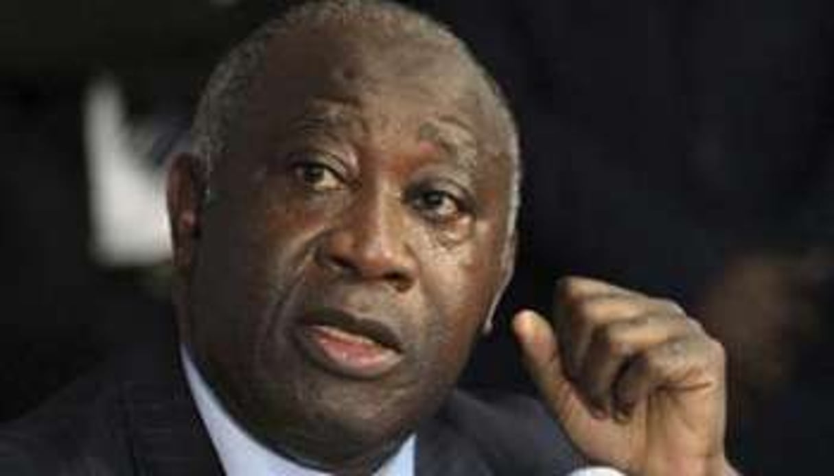 Le président ivoirien sortant Laurent Gbagbo serait en négociation pour se rendre. © AFP