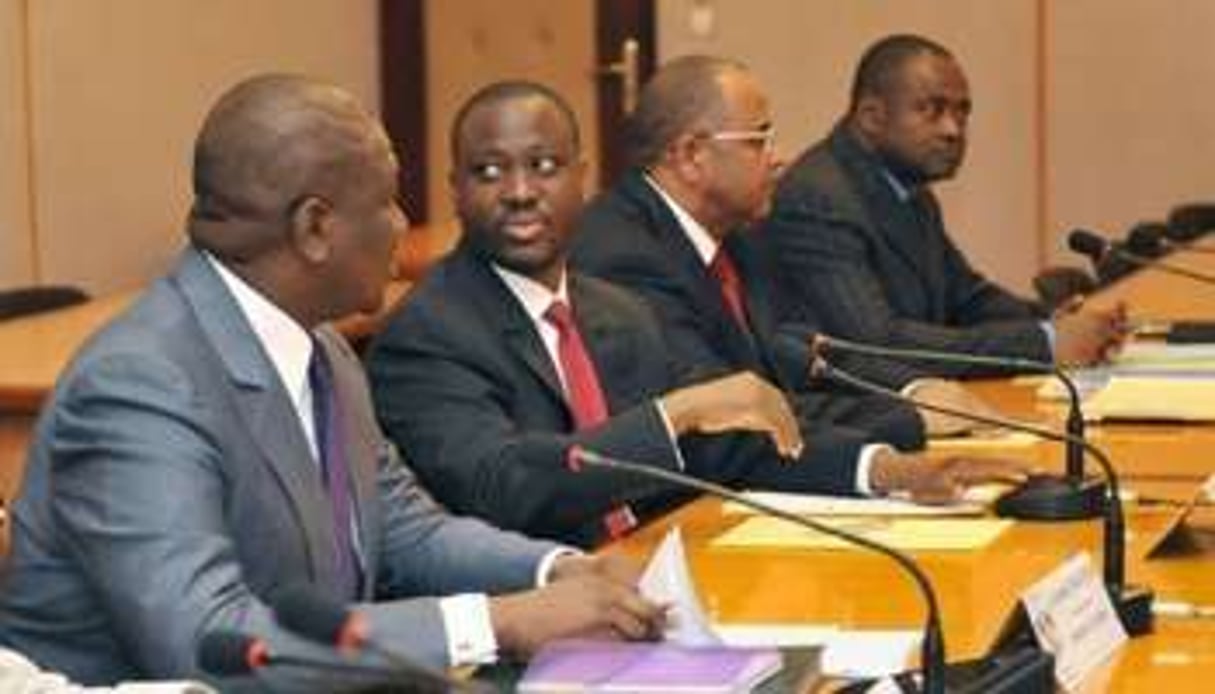 Guillaume Soro préside le Conseil des ministres à Abidjan, le 19 avril. © AFP