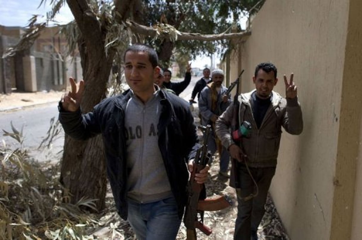 Libye: des conseillers militaires et plus de frappes pour aider les rebelles © AFP