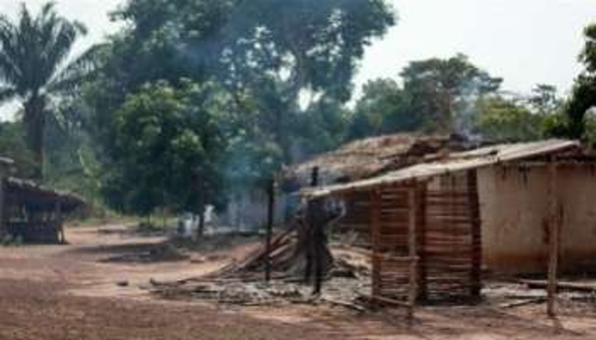 Maison brûlée à Duékoué après les combats entre FRCI et miliciens pro-Gbagbo. © AFP