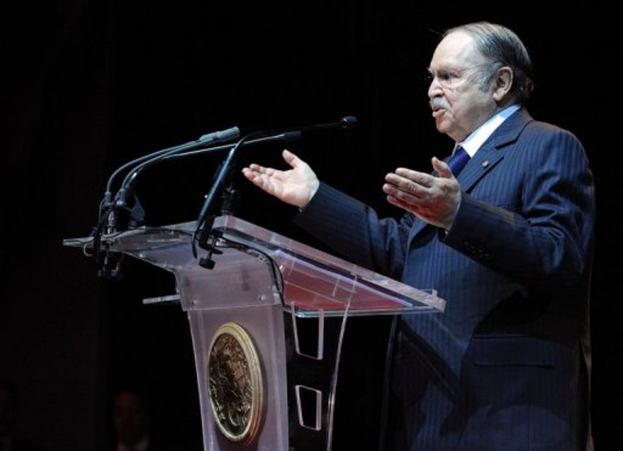 Algérie: Bouteflika veut réformer la loi sur l’information © AFP
