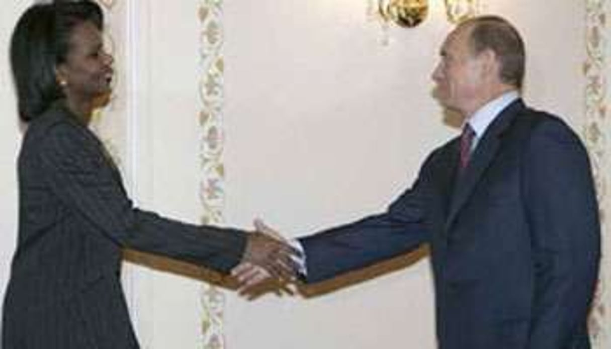 L’ex-secrétaire d’État américaine Condoleezza Rice et le Premier ministre russe Vladimir Poutine. © Reuters