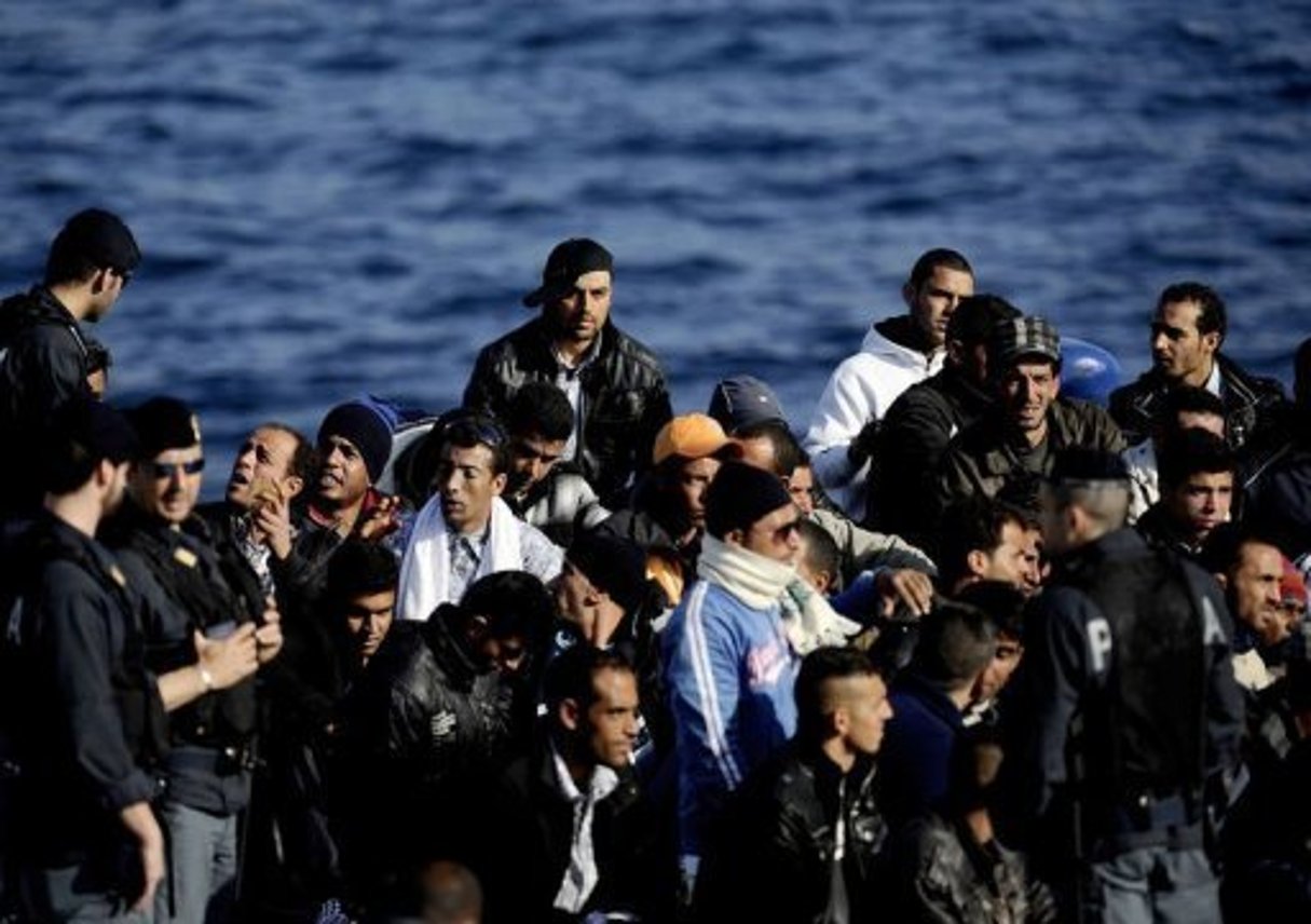 Les 500 passagers d’un bateau de réfugiés échoué à Lampedusa secourus © AFP