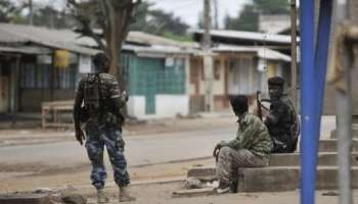 Des soldats des FRCI à Yopougon (Abidjan), le 4 mai 2011. © AFP