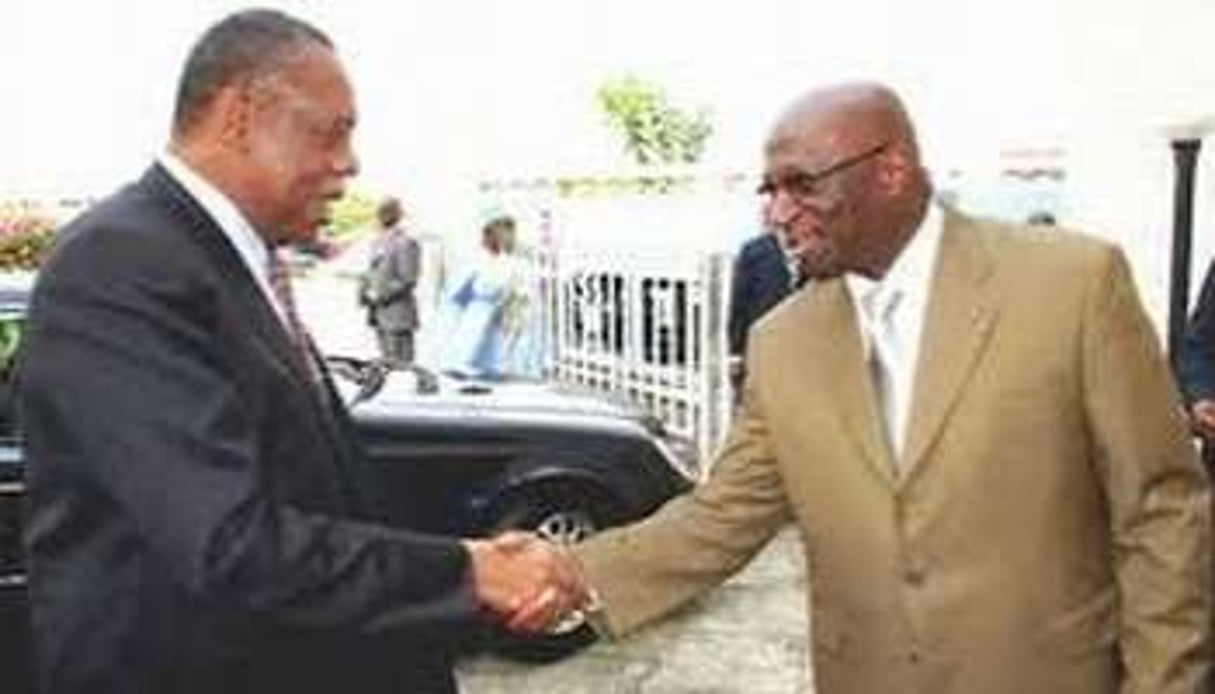 Issa Hayatou et Jacques Anouma sont rivaux pour la prochaine présidence de la CAF. © D.R.