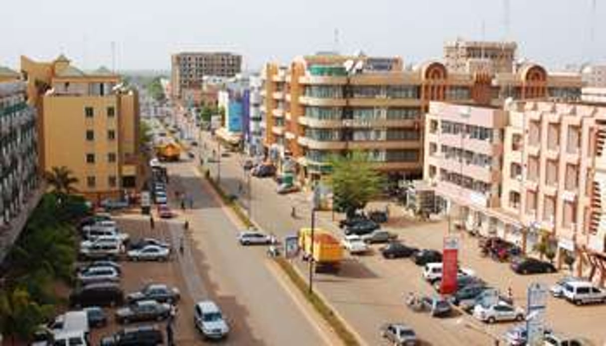 L’avenue Kwame-Nkrumah dans le centre de la capitale burkinabè, Ougadougou. © Ahmed Ouoba pour J.A.