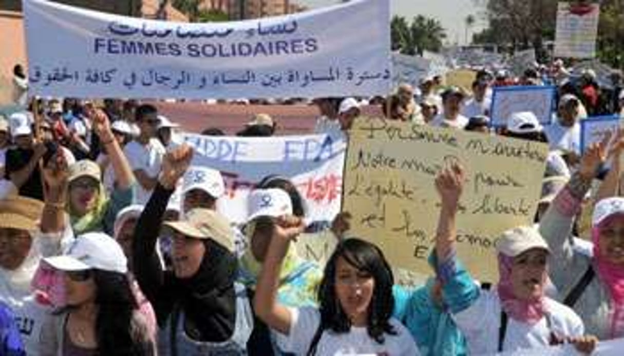 Les féministes marocaines veulent l’inscription de l’égalité homme/femme dans la Constitution. © AFP
