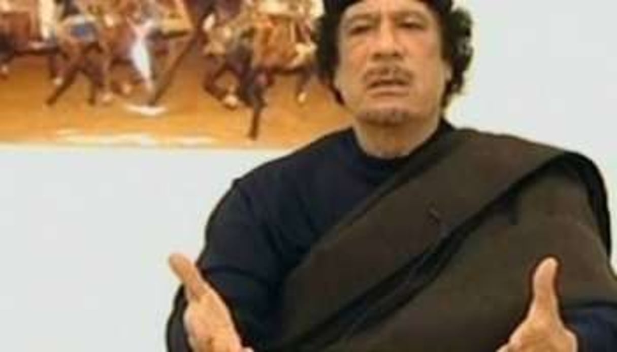 Le colonel Kaddafi lors de sa dernière apparition publique, le 30 avril. © Libyan TV