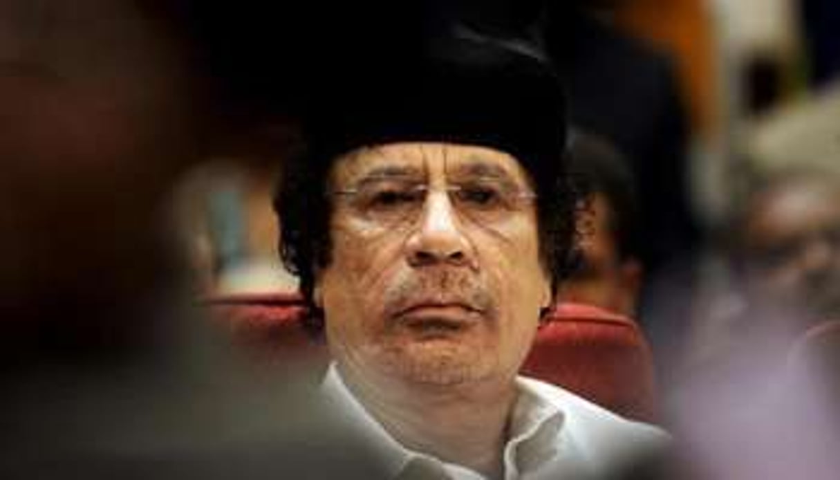 Mouammar Kaddafi est accusé d’avoir ordonné des viols massifs. © AFP
