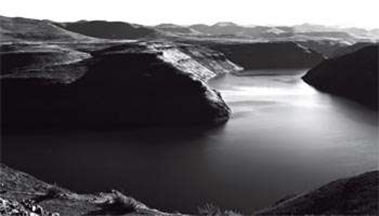 Barrage du Katse Dam (Lesotho) où cinq travailleurs ont été exécutés par la police. © Santu Mofokeng