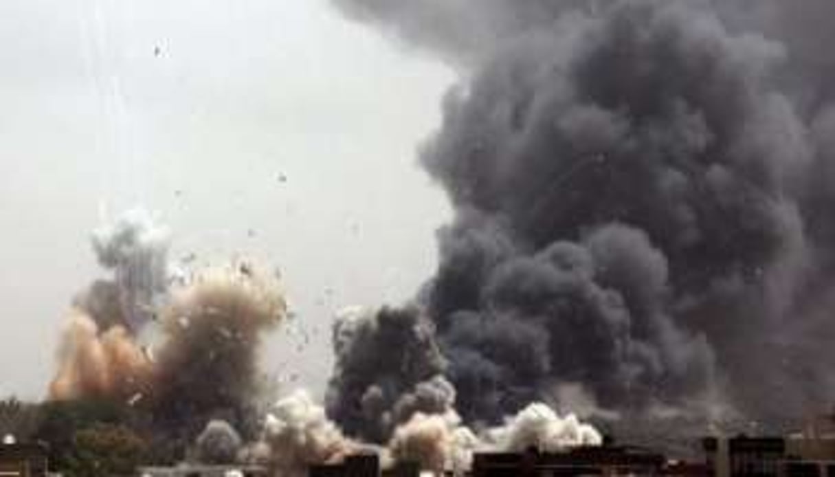 Explosion dans la zone de la résidence de Kadhafi à Tripoli, le 7 juin 2011. © AFP