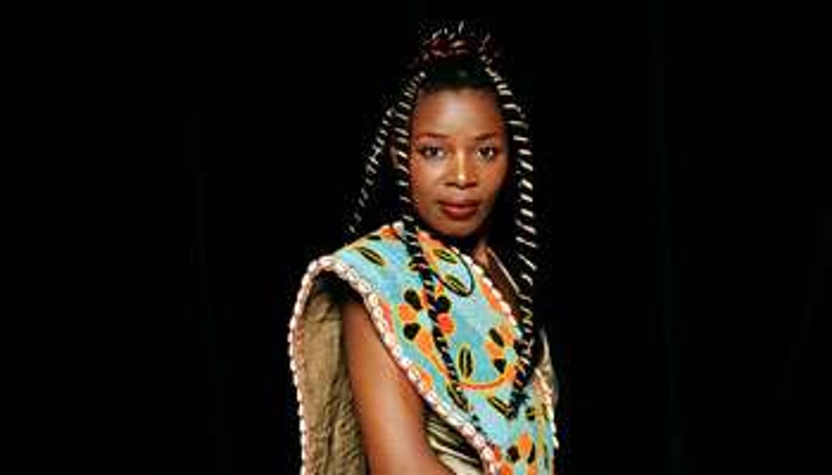Franco-Camerounaise, Sally Nyolo s’inspire de son appartenance à une double culture. © Youri Lenquette