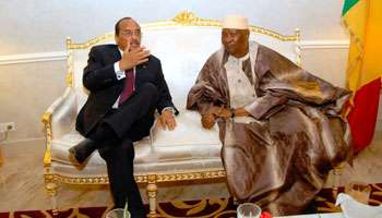 Avec le président mauritanien, Mohamed Ould Abdelaziz, le 21 septembre 2010 à Bamako. © Habib Kouyate/AFP