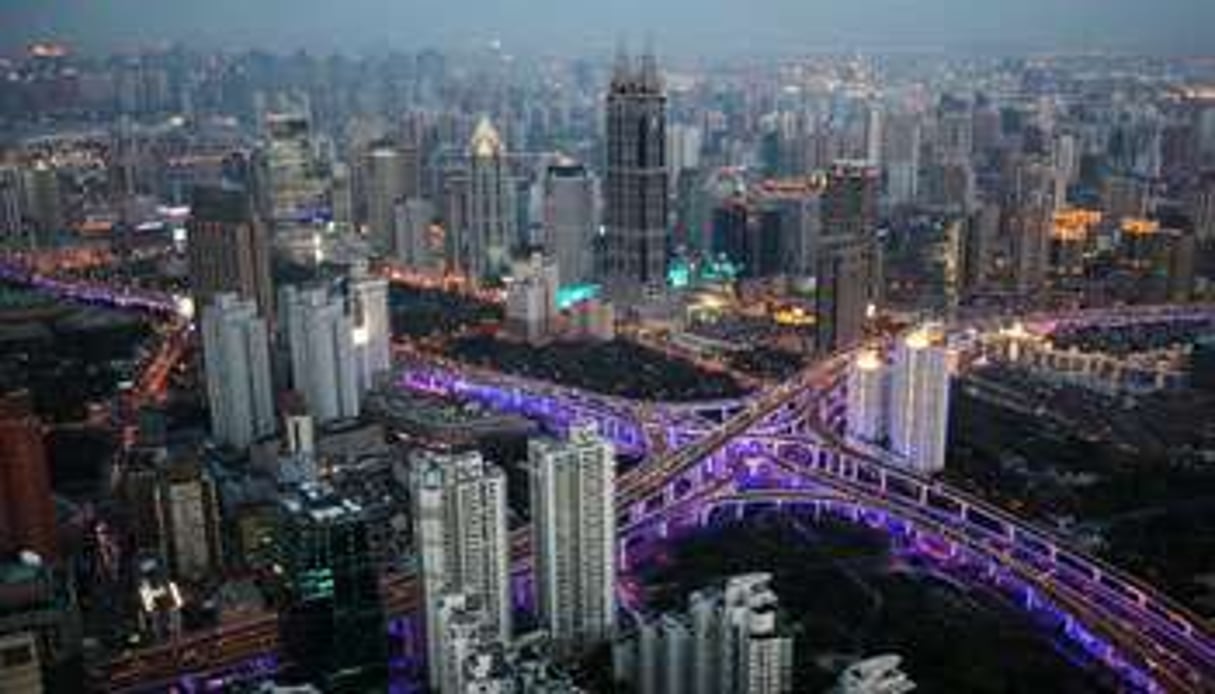 Vue aérienne de Shanghai, un des plus fortes places mondiales de la banque. © AFP