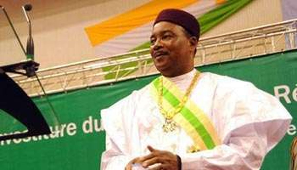 Le président nigérien Mahamadou Issoufou lors de sa cérémonie d’investiture, au mois d’avril. © AFP