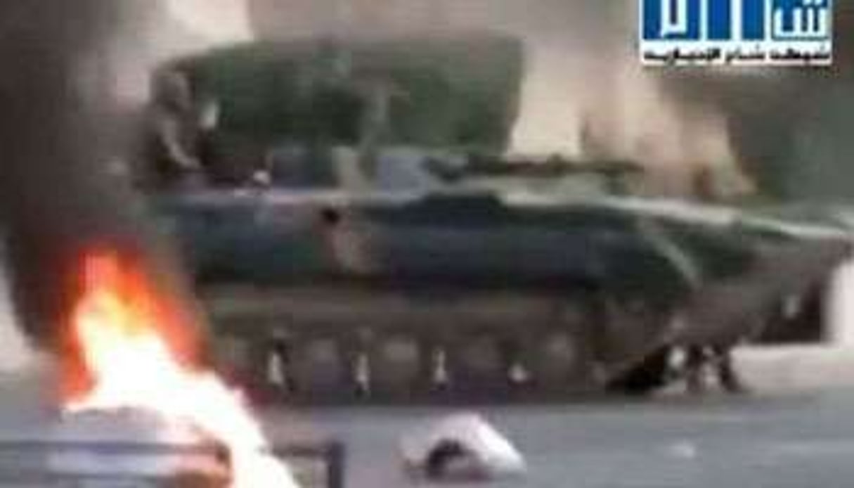 Capture d’écran d’une vidéo youtube qui présenterait des chars à Deir Ez Ezzor. © DR