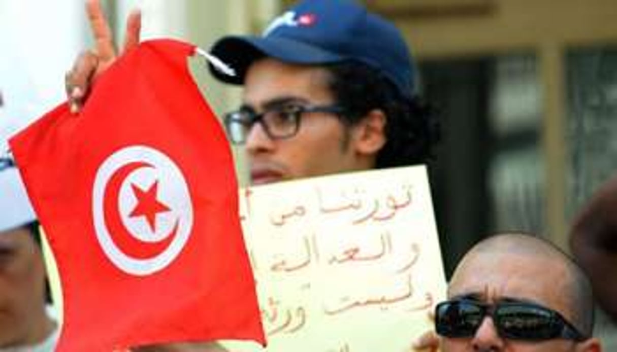 Manifestation réclamant l’indépendance de la justice à Tunis, le 8 août 2011. © AFP
