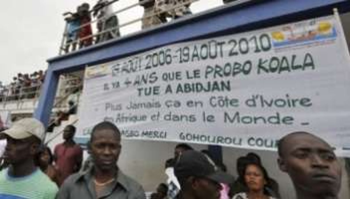 L’association des victimes du Probo Koala commémore le drame, le 21 août 2010 à Abidjan. © AFP
