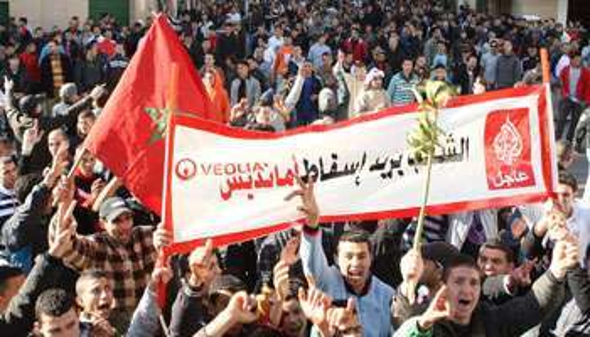 « Le peuple veut déposer Veolia », clame cette banderole de manifestants marocains. © AFP