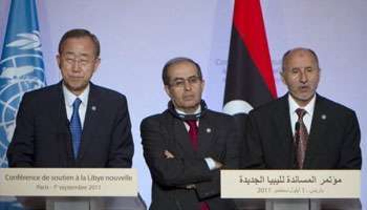 Ban Ki-moon, Mahmoud Jibril et Mustafa Abdel Jalil le 1er septembre 2011 à Paris lors de la confér © AFP