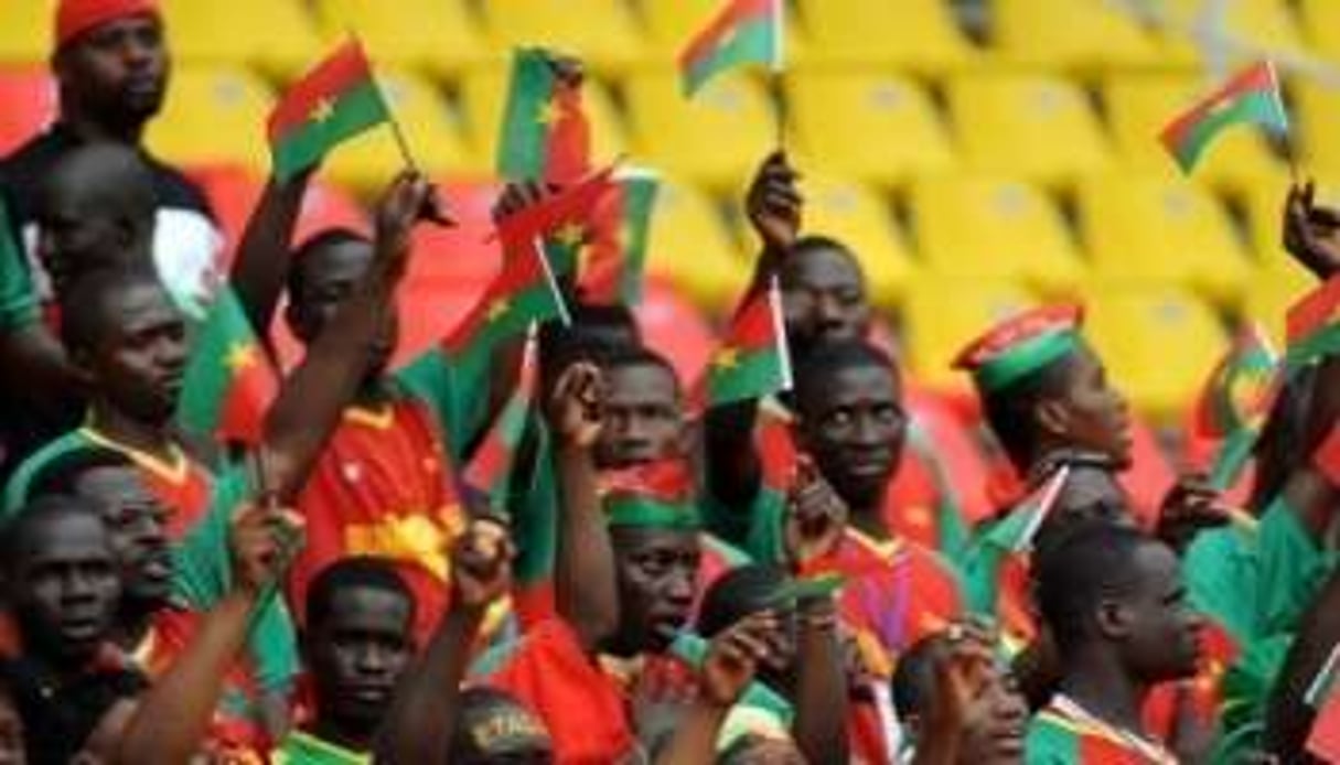 Des supporteurs du Burkina Faso, lors d’un match de la CAN-2010, le 11 novembre 2010 à Luanda. © AFP