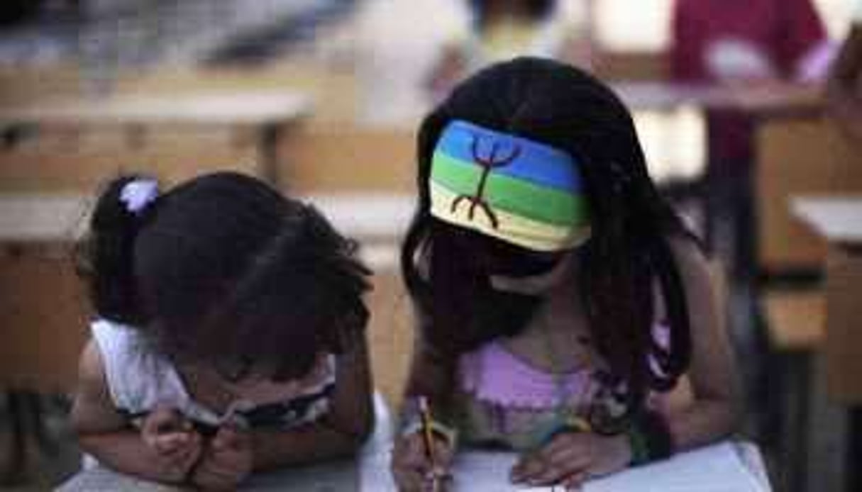 Les écoles enseignent désormais le tifinagh. © AFP