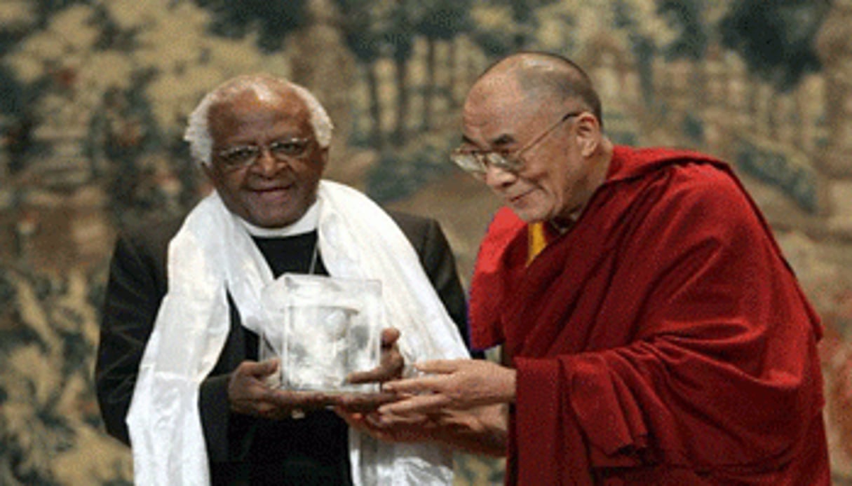 Le Dalai Lama invité au 80e anniversaire de Desmond Tutu. © AFP