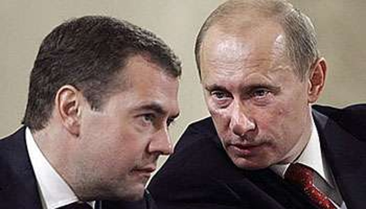 En réalité, il n’y a jamais eu de duel politique entre Medvedev et Poutine. © AFP