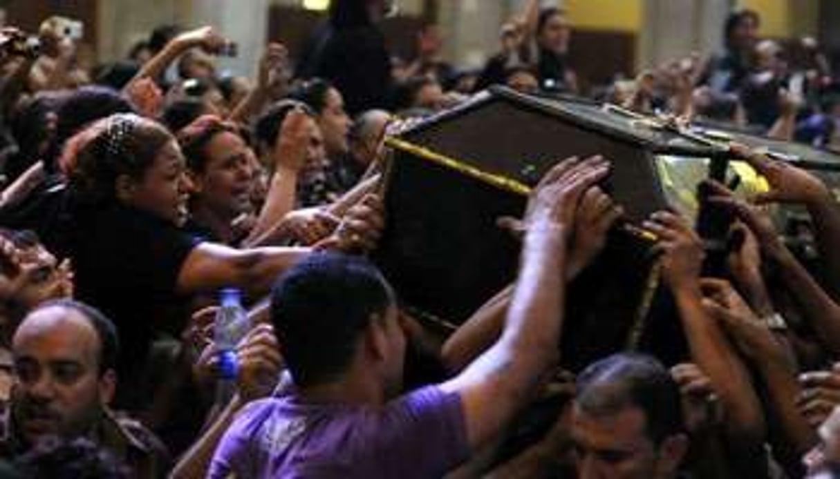 Funérailles le 10 octobre 2011 dans la cathédrale copte du Caire des manifestants tués la veille. © Mohammed Hossam/AFP