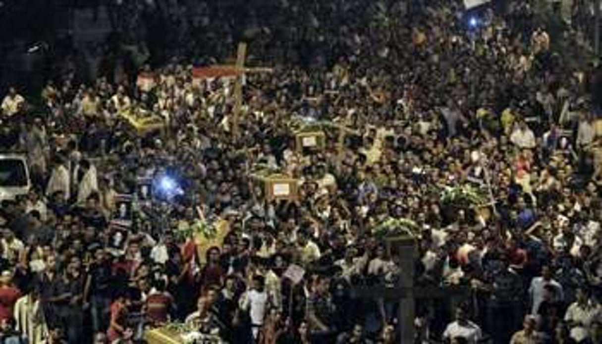 Funérailles le 10 octobre 2011 au Caire des manifestants tués la veille dans des affrontements. © AFP