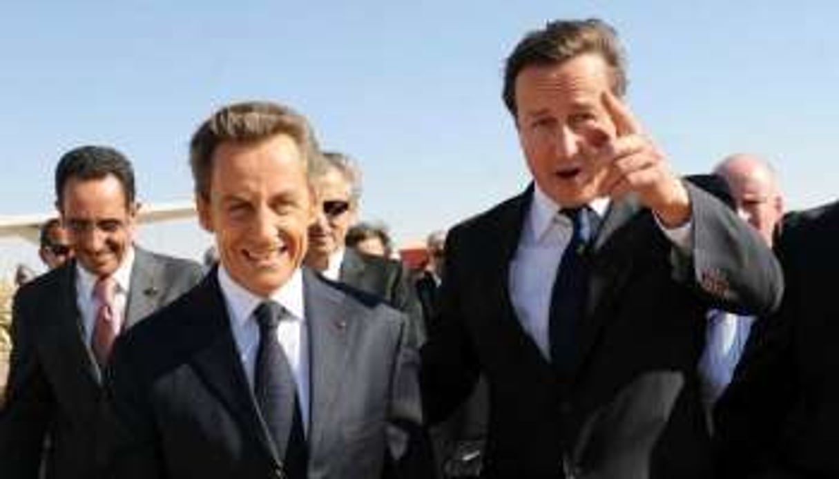 David Cameron et Nicolas Sarkozy, le 15 septembre 2011 à Benghazi. © Stefan Rousseau/AFP