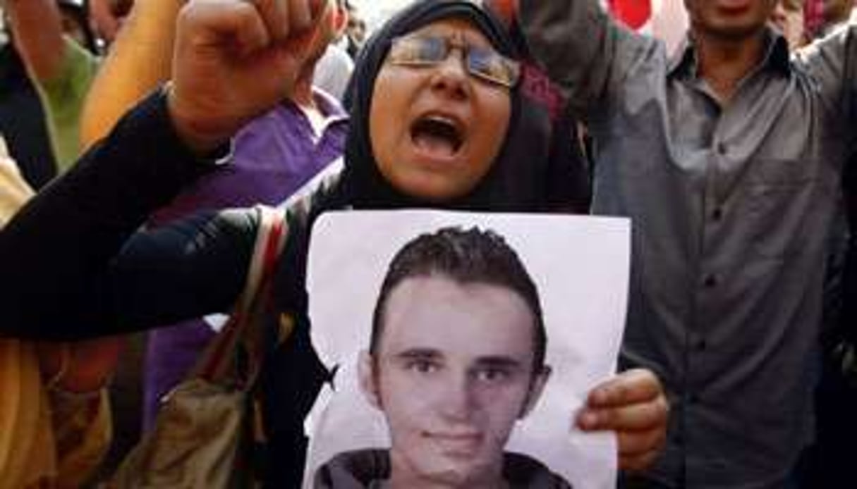 Une femme proteste après la mort du jeune Khaled Saïd le 13 juin 2010 au Caire. © AFP