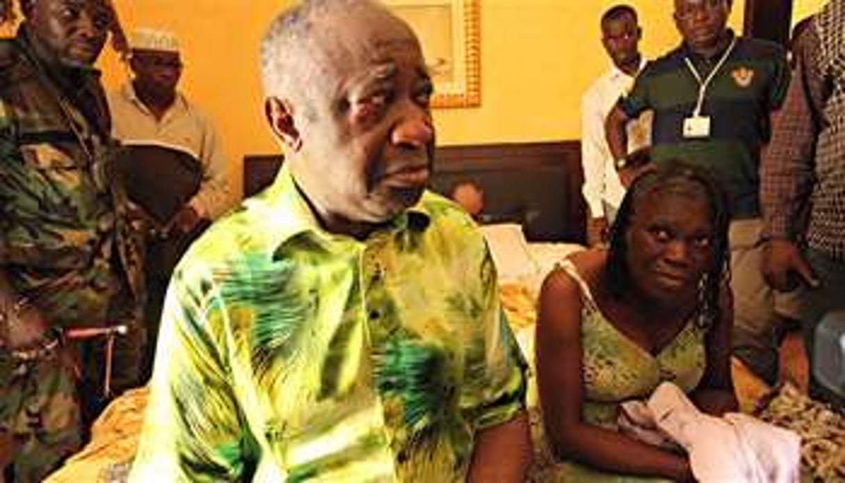 Laurent et Simone Gbagbo le 11 avril 2011 lors de leur arrestation. © AFP