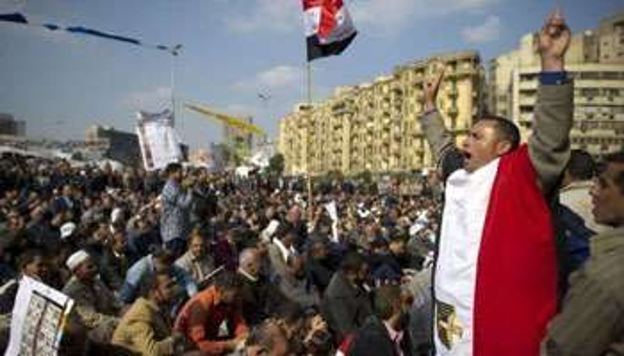 Des manifestants sur la place Tahrir au Caire le 2 décembre 2011. © AFP