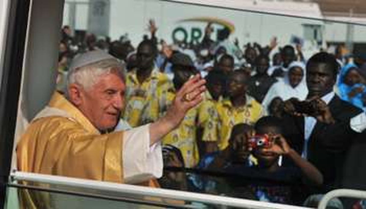 Le pape en visite à Cotonou, le 18 novembre 2011. © AFP