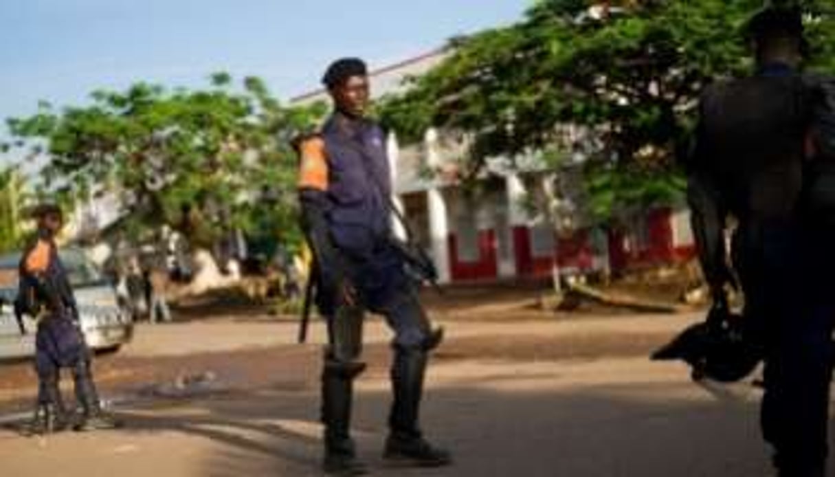 Les forces de l’ordre sont en alerte maximum à Kinshasa, dans l’attente des résultats du scrutin. © Phil Moore/AFP