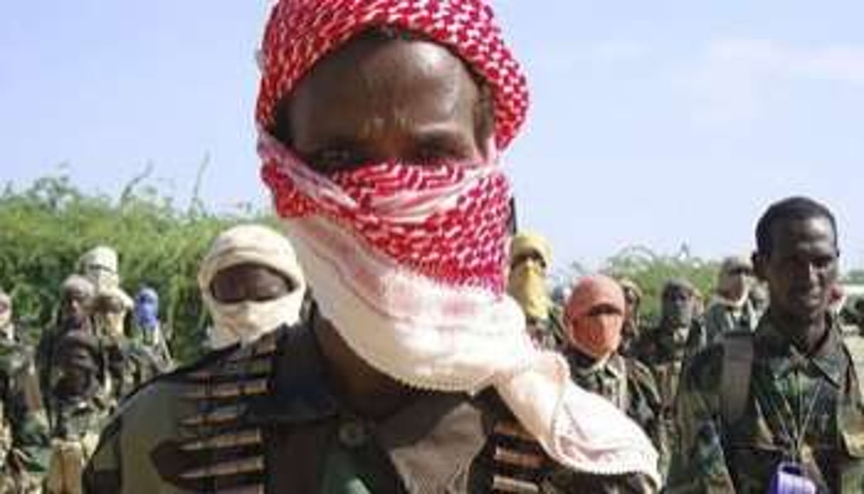 Des combattants Shebab au sud de Mogadiscio en 2009. © AFP