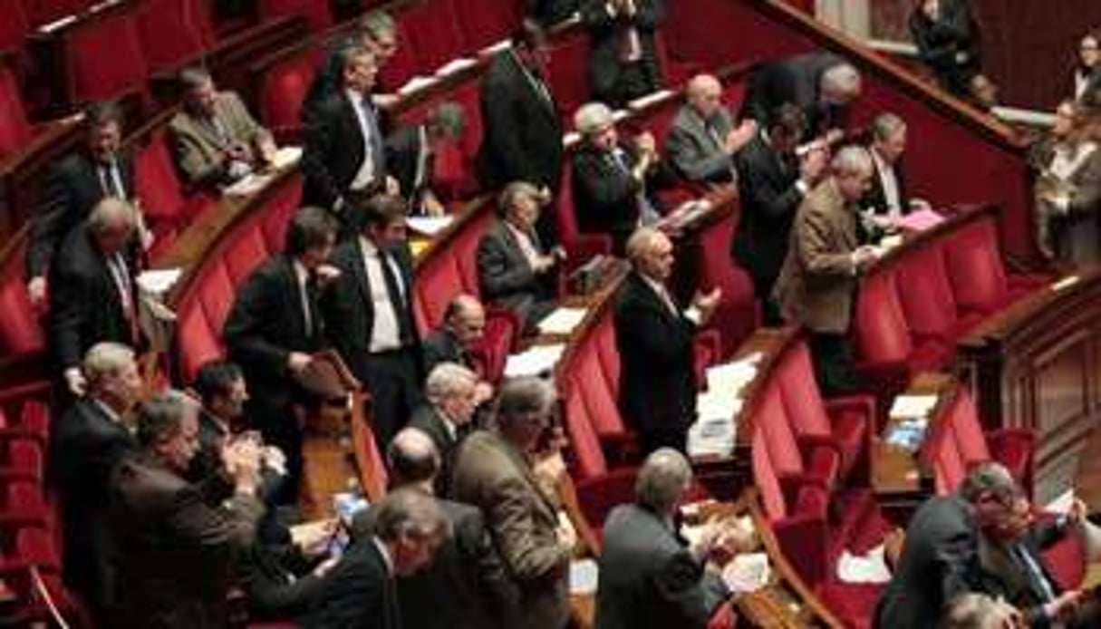 Des députés français après le vote, le 22 décembre 2011, de la loi sur le génocide arménien. © Jacques Demarthon/AFP