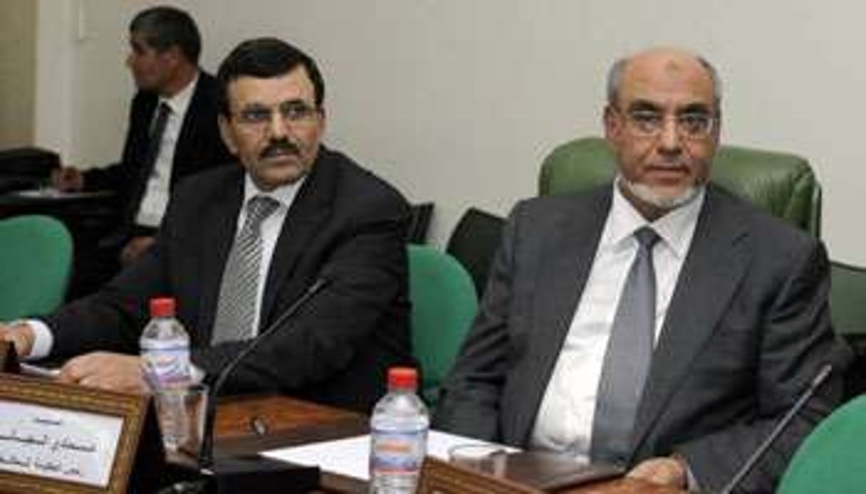 Le nouveau Premier ministre tunisien Hamadi Jebali (D) et le ministre de l’Intérieur Ali Larayedh. © AFP