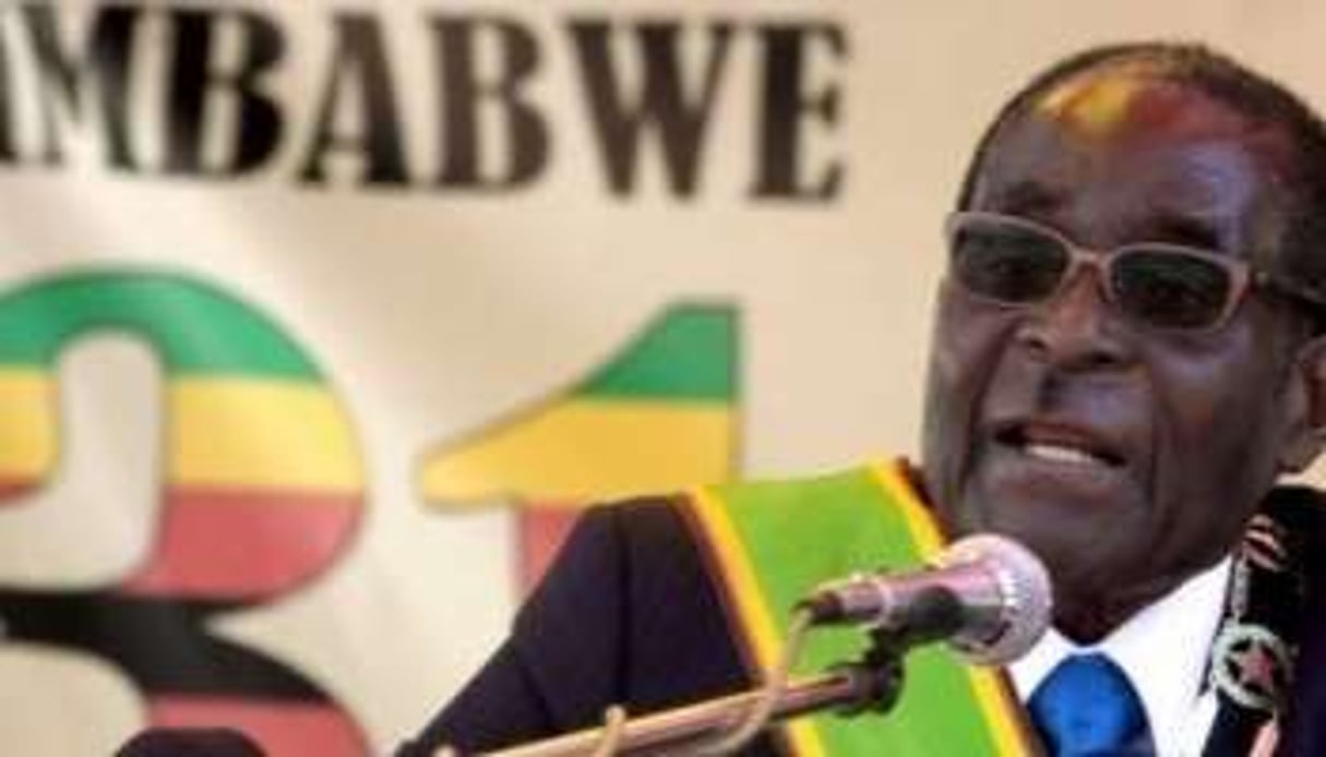 Le président du Zimbabwe Robert Mugabe, le 18 avril 2011 à Harare. © AFP