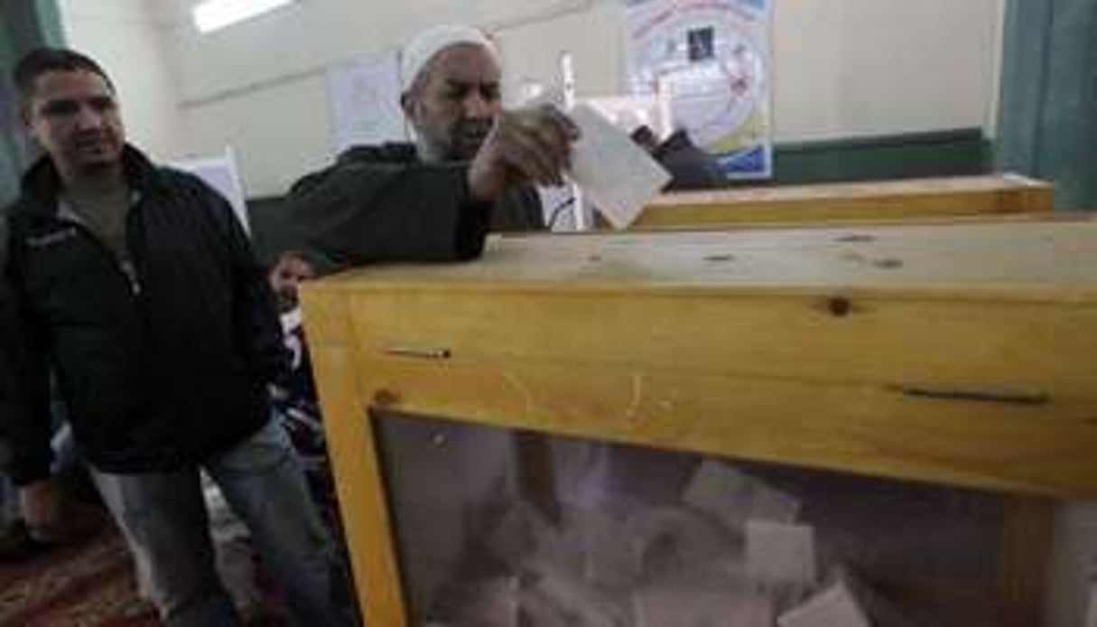 Un bureau de vote le 3 janvier 2012 à Minya en Égypte. © AFP