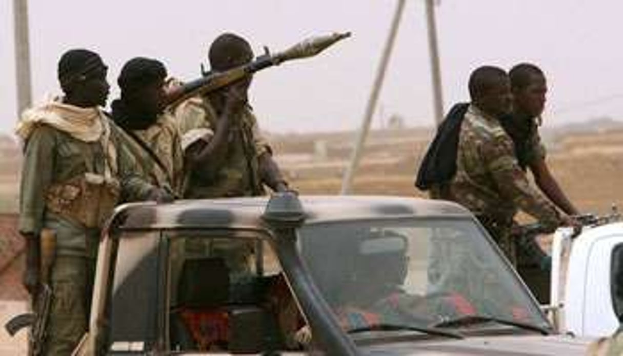 Des soldats maliens en patrouille. © AFP