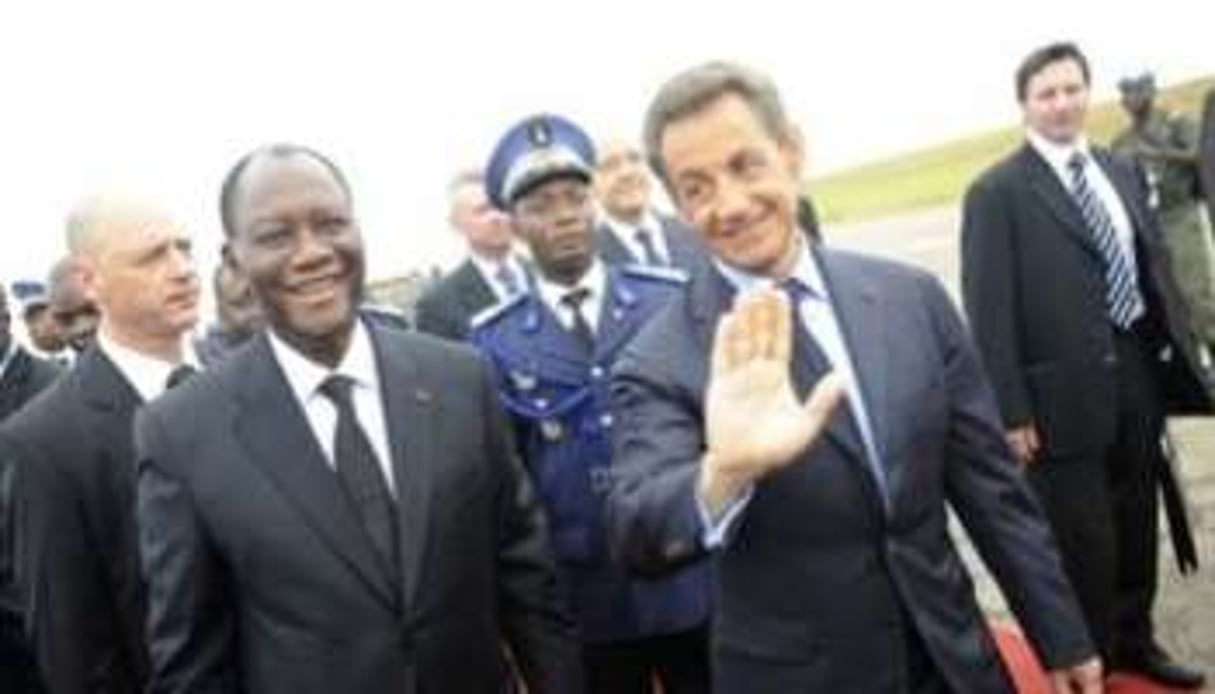 Ouattara accueille Sarkozy à Yamoussoukro, le 21 mai 2011. © AFP