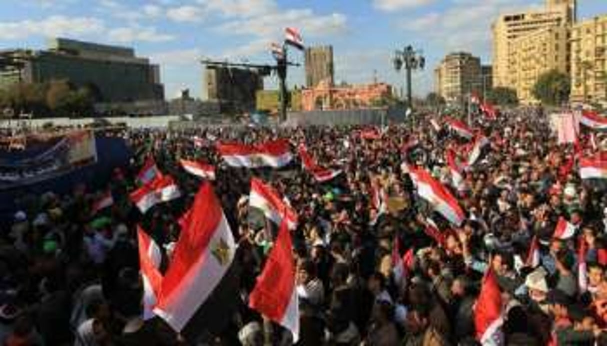 Des milliers d’Egyptiens manifestent place Tahrir, le 27 janvier 2012 au Caire © AFP